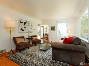 19727 Locust Way, Lynnwood WA 98036