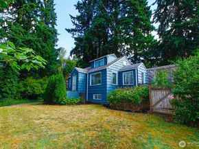 19727 Locust Way, Lynnwood WA 98036