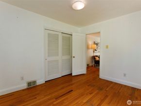 19727 Locust Way, Lynnwood WA 98036