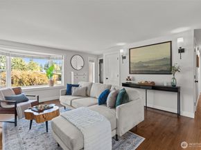 915 Monroe Avenue NE, Renton WA 98056