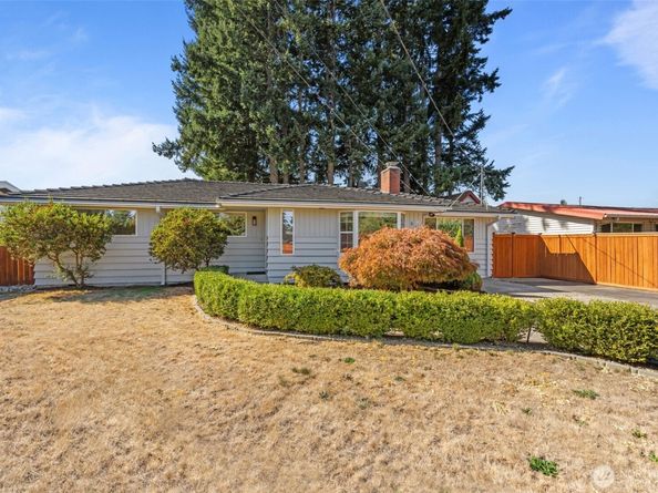 915 Monroe Avenue NE, Renton WA 98056