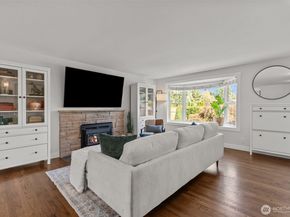 915 Monroe Avenue NE, Renton WA 98056