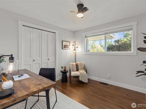 915 Monroe Avenue NE, Renton WA 98056