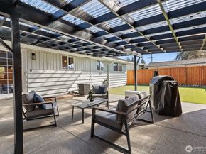 915 Monroe Avenue NE, Renton WA 98056