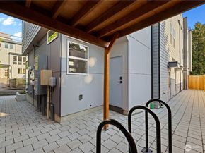 3607 Linden Avenue N, Seattle WA 98103