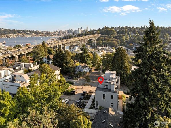 3607 Linden Avenue N, Seattle WA 98103