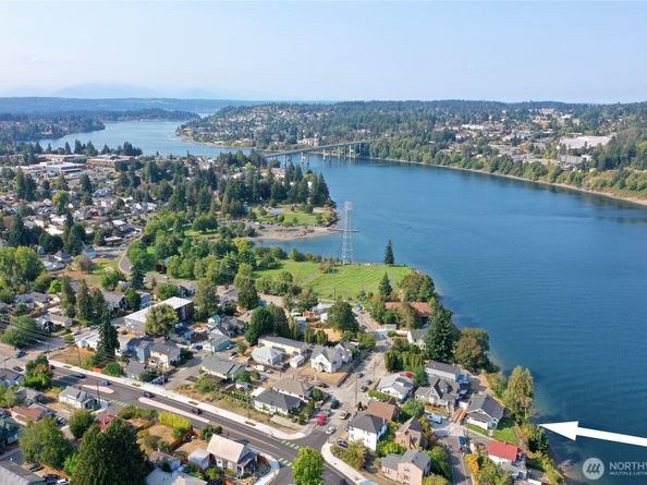 110 11th Street Pl, Bremerton WA 98337