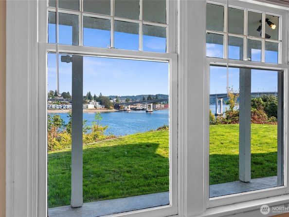 110 11th Street Pl, Bremerton WA 98337