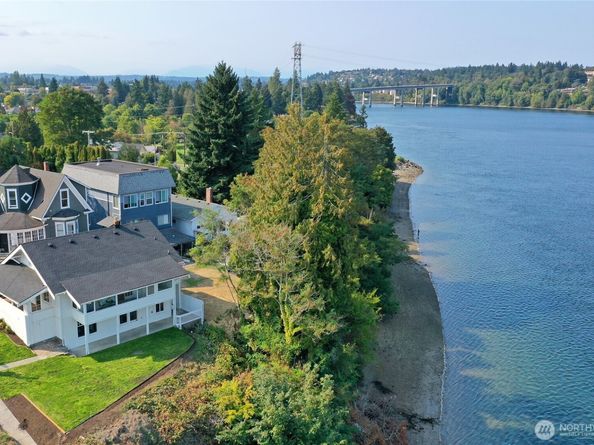 110 11th Street Pl, Bremerton WA 98337