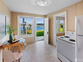 110 11th Street Pl, Bremerton WA 98337