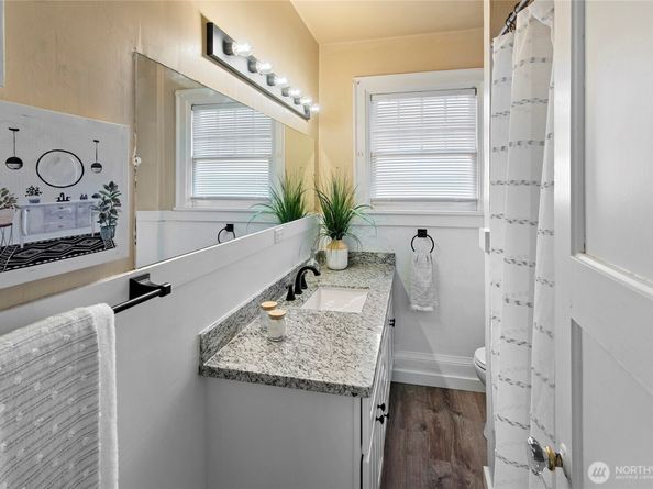 110 11th Street Pl, Bremerton WA 98337