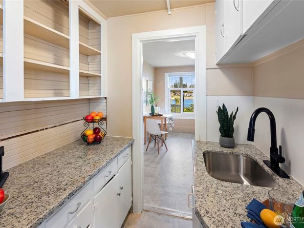 110 11th Street Pl, Bremerton WA 98337