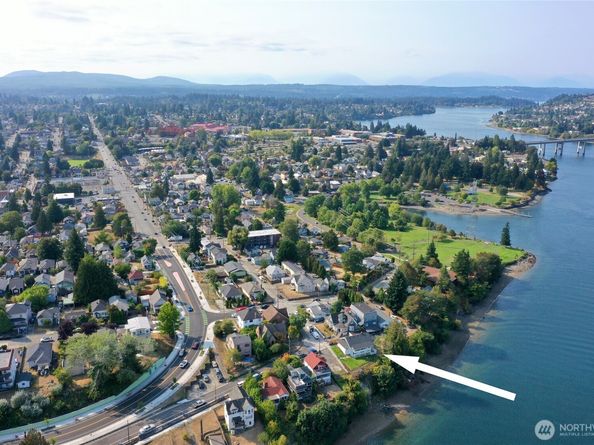 110 11th Street Pl, Bremerton WA 98337