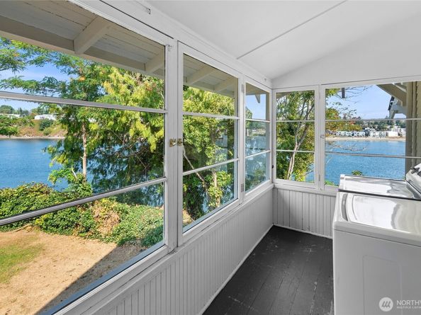 110 11th Street Pl, Bremerton WA 98337