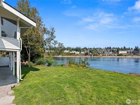 110 11th Street Pl, Bremerton WA 98337