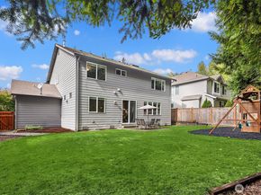 122 Ilwaco Place SE, Renton WA 98059