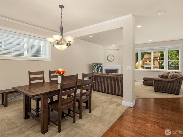 122 Ilwaco Place SE, Renton WA 98059