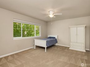 122 Ilwaco Place SE, Renton WA 98059