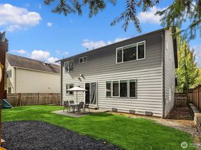 122 Ilwaco Place SE, Renton WA 98059