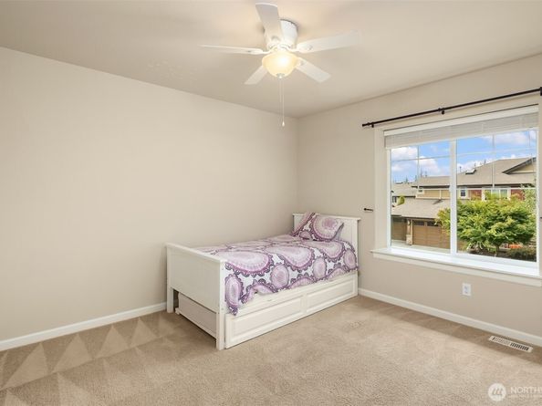 122 Ilwaco Place SE, Renton WA 98059
