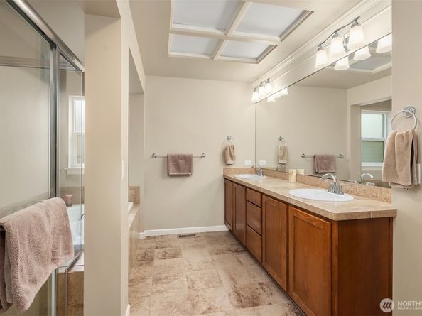 122 Ilwaco Place SE, Renton WA 98059