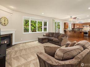 122 Ilwaco Place SE, Renton WA 98059