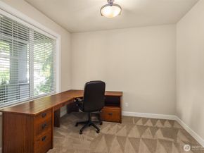 122 Ilwaco Place SE, Renton WA 98059