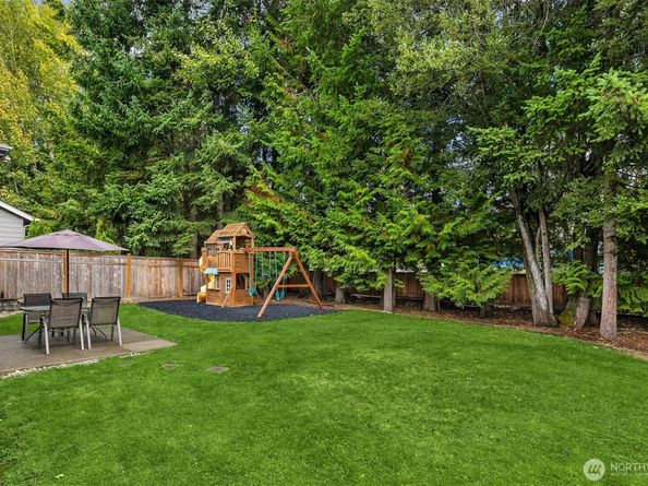122 Ilwaco Place SE, Renton WA 98059