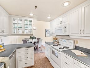 9023 Mary Avenue NW 401, Seattle WA 98117