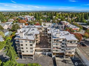 9023 Mary Avenue NW 401, Seattle WA 98117