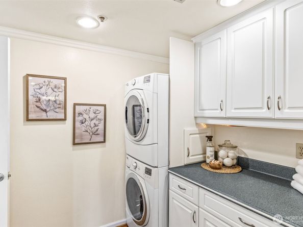 9023 Mary Avenue NW 401, Seattle WA 98117