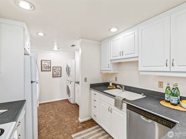 9023 Mary Avenue NW 401, Seattle WA 98117