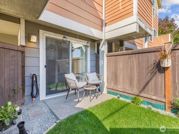 1719 SW Henderson Street, Seattle WA 98106