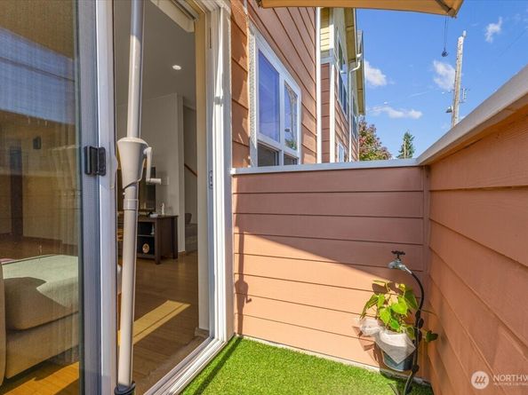 1719 SW Henderson Street, Seattle WA 98106