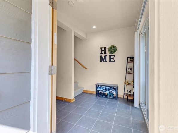 1719 SW Henderson Street, Seattle WA 98106