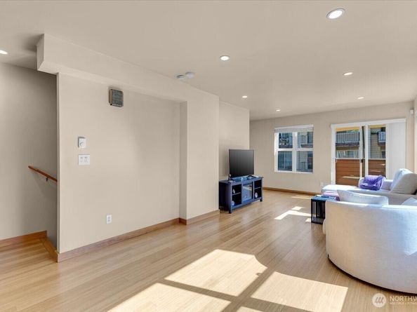 1719 SW Henderson Street, Seattle WA 98106