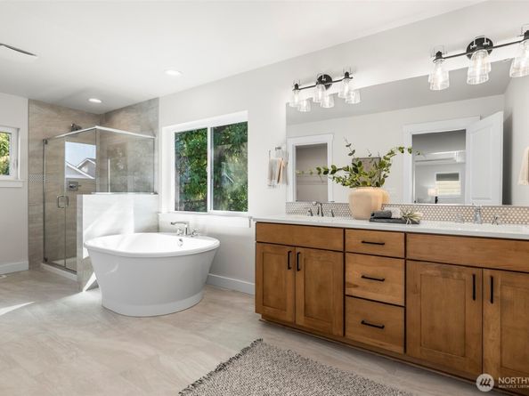 21425 116th Place SE, Kent WA 98031