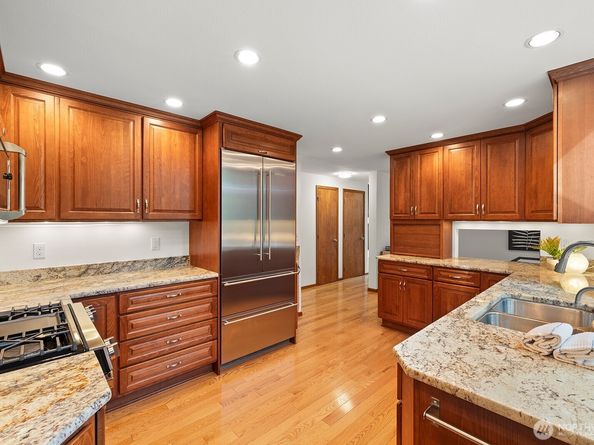 2310 Squak Mountain Loop SW, Issaquah WA 98027