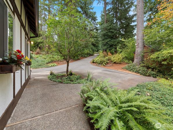 2310 Squak Mountain Loop SW, Issaquah WA 98027