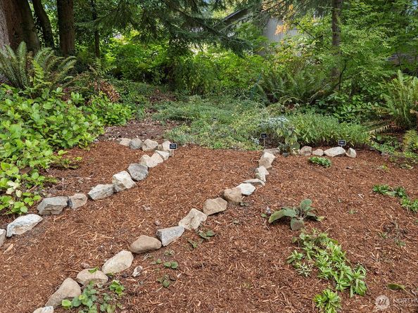 2310 Squak Mountain Loop SW, Issaquah WA 98027