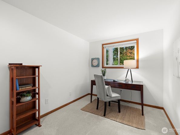 2310 Squak Mountain Loop SW, Issaquah WA 98027