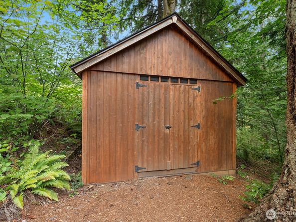 2310 Squak Mountain Loop SW, Issaquah WA 98027