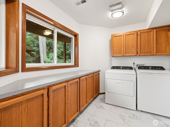 2310 Squak Mountain Loop SW, Issaquah WA 98027