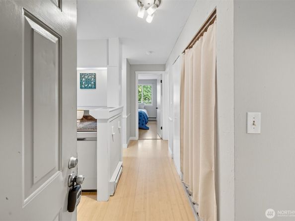 9416 1st Avenue NE 305, Seattle WA 98115