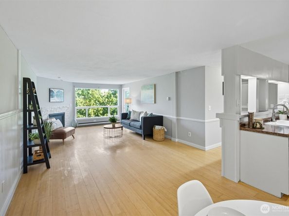9416 1st Avenue NE 305, Seattle WA 98115