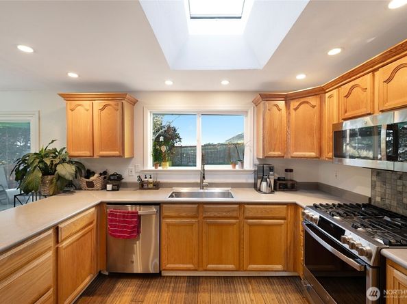 12418 SE 251st Place, Kent WA 98030