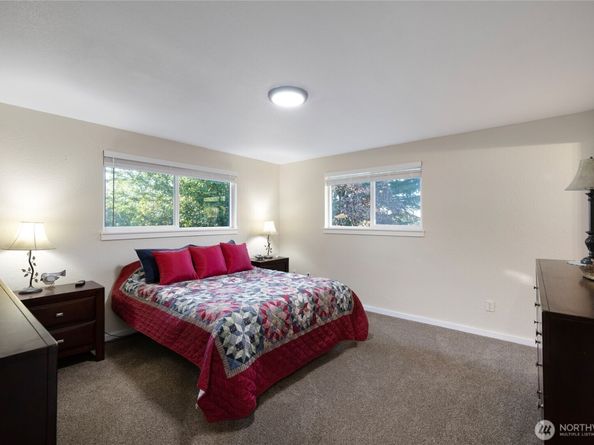 12418 SE 251st Place, Kent WA 98030