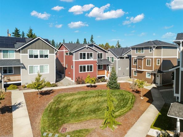 1060 Banyan Street, Bremerton WA 98310