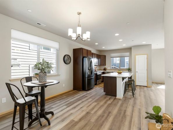 1060 Banyan Street, Bremerton WA 98310