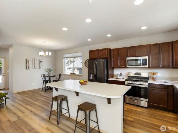 1060 Banyan Street, Bremerton WA 98310